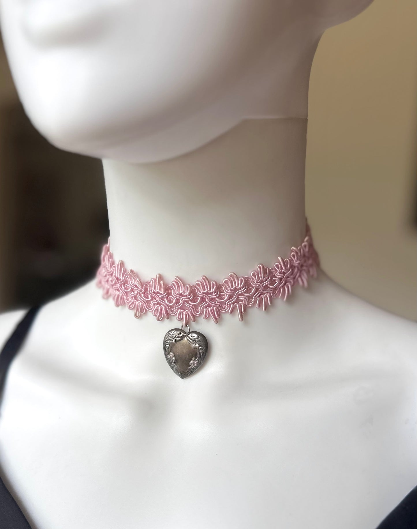 Vintage Lace Heart Chokers